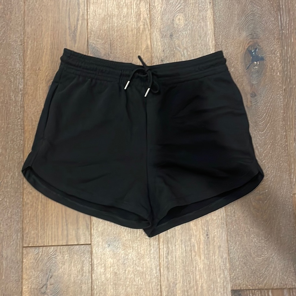 Women’s H&M Black Athletic Shorts Medium